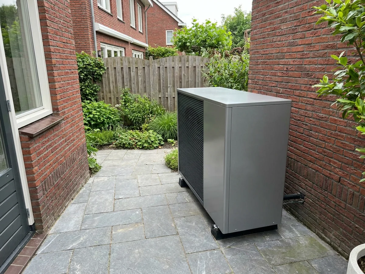 Buitenunit van een warmtepomp plaatsen: locatie, afstand en regels