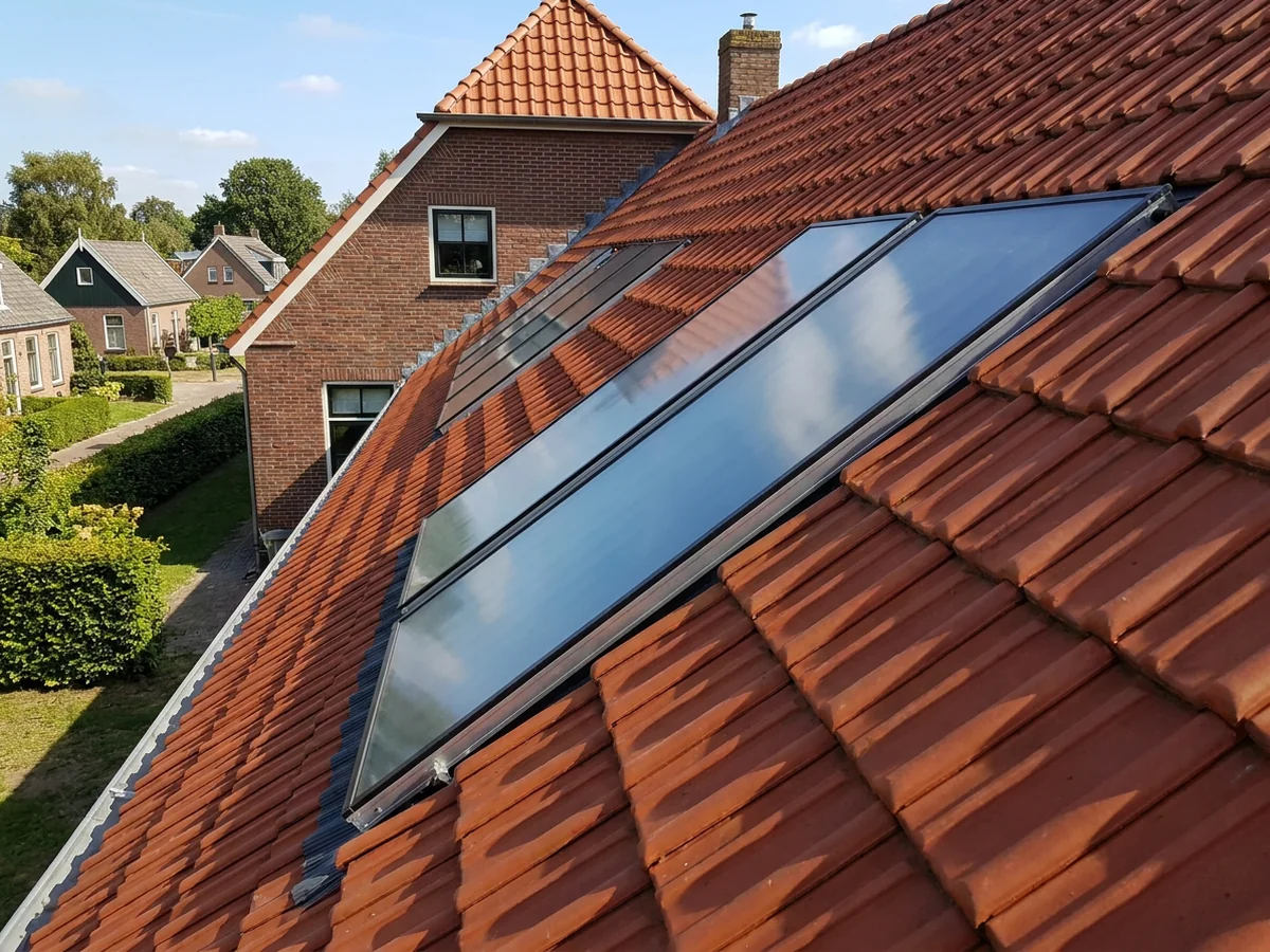 Zonneboiler dimensioneren: collectoroppervlak, vat en dakhelling